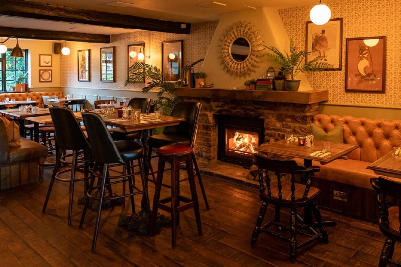 Compton Martin The Ring 'O' Bells酒店 外观 照片